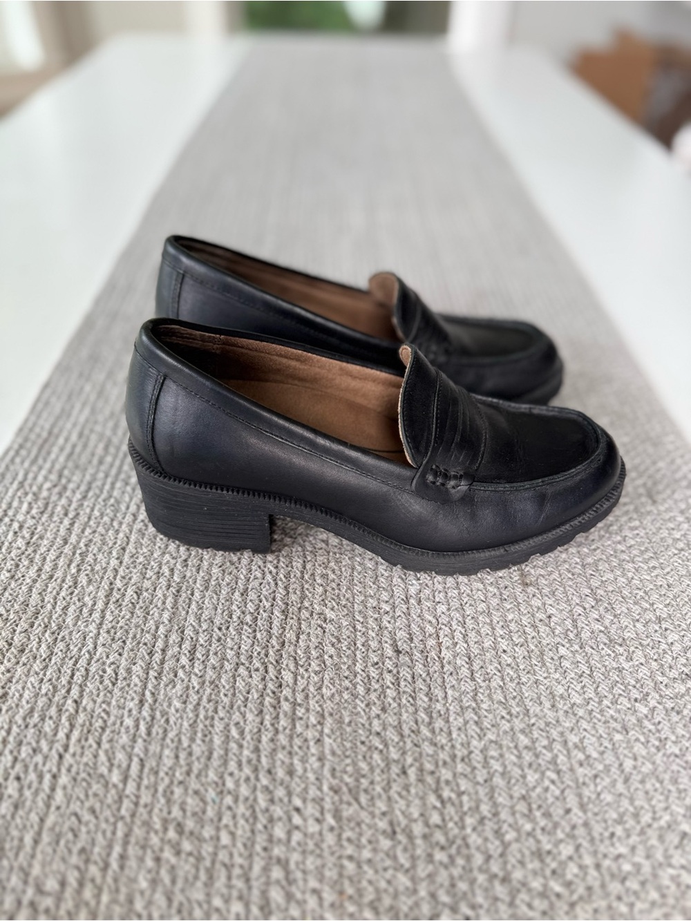 Eastland Newbury Black Genuine Leather Penny Loafers Size 7 - Picture 2 of 8